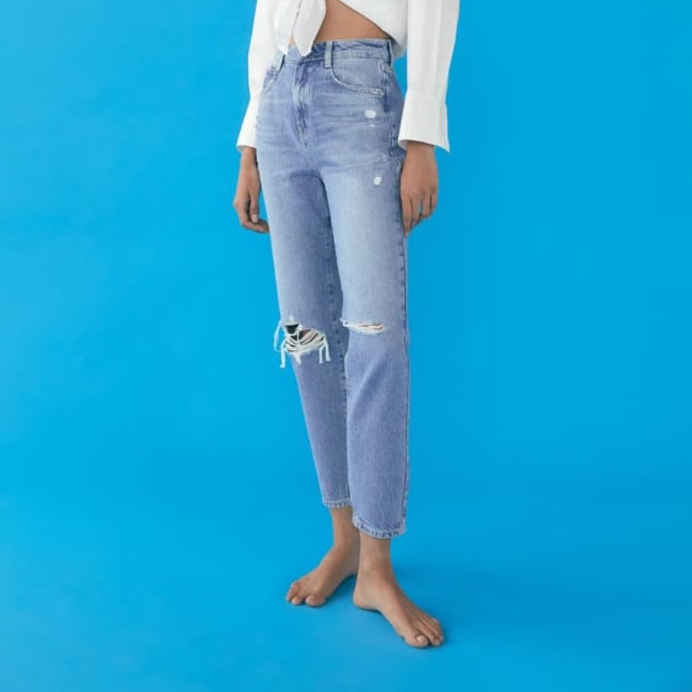 Zara RIPPED MOM FIT JEANS Z1975